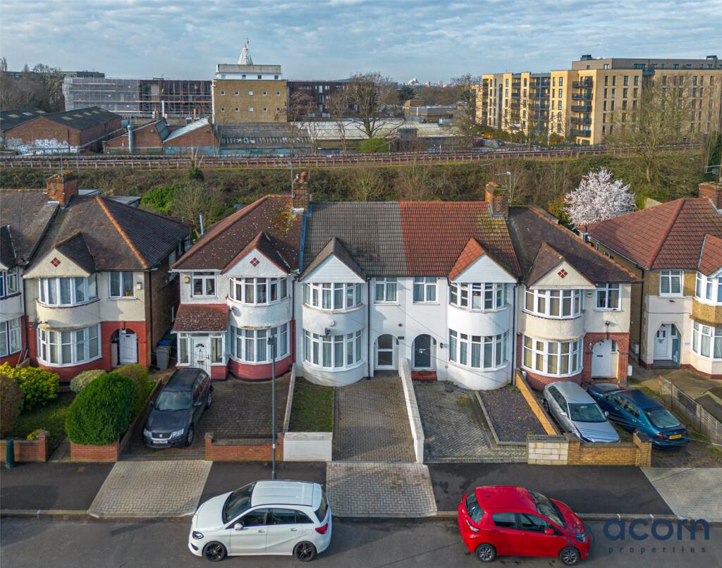 Winchester Avenue, Kingsbury, London, NW9 photo 2