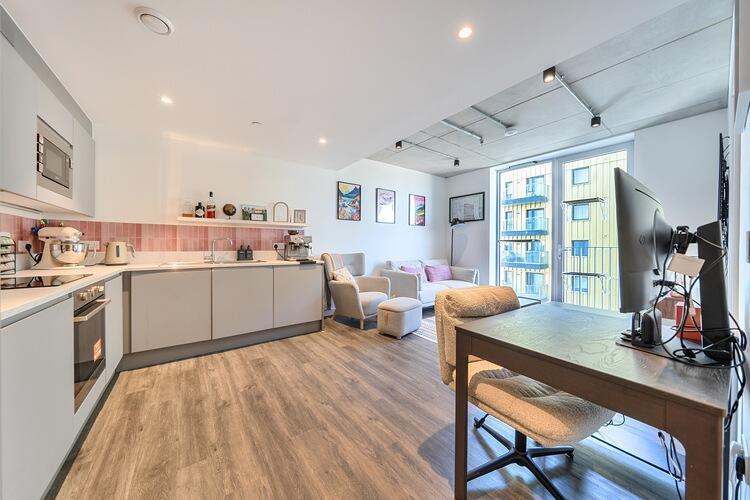 Apartment in London - View 5