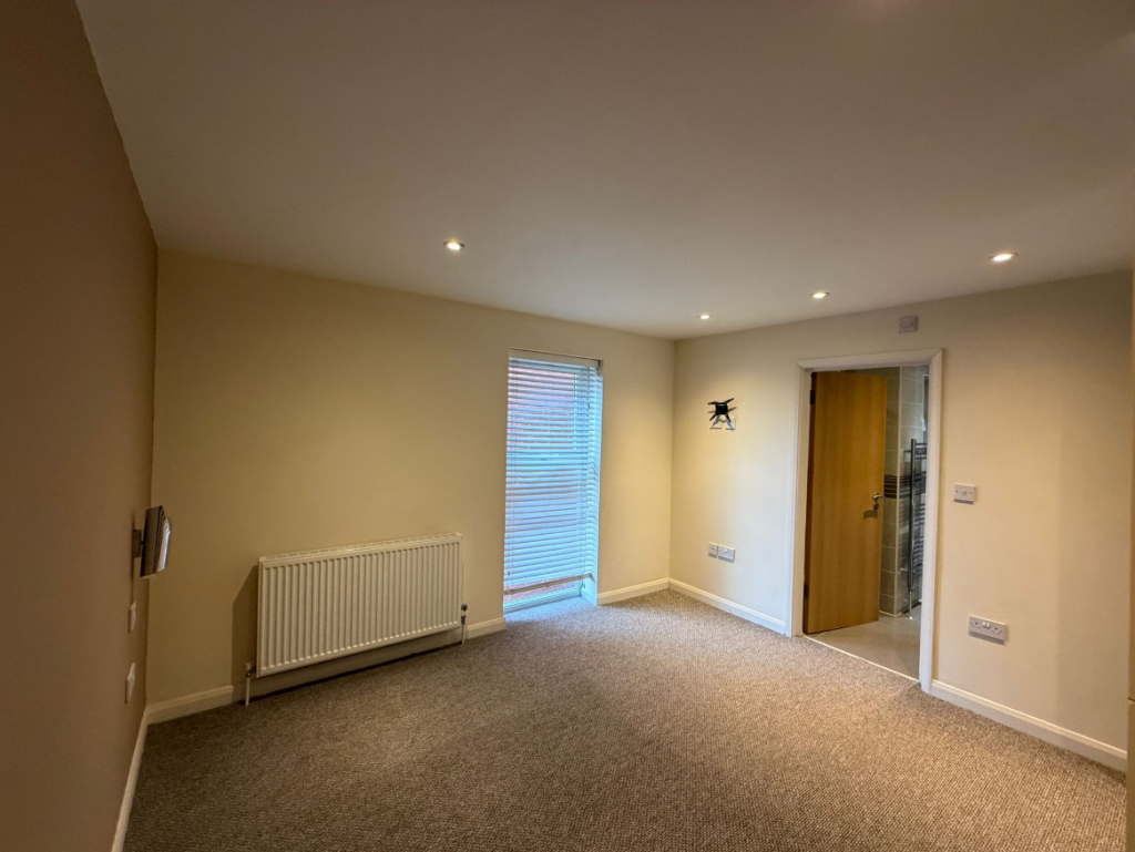 Apartment in Chelmsford - View 4