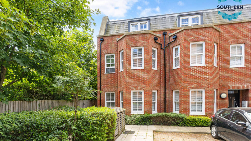 Main image of property: Brachlin Mews, Surrey, Sutton, SM2 6FB
