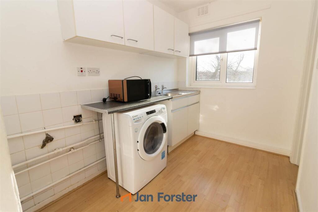 Apartment in North Tyneside, Benton - View 4