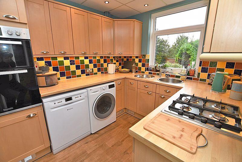 Northdown Close, Pen Heath ME14 photo 3
