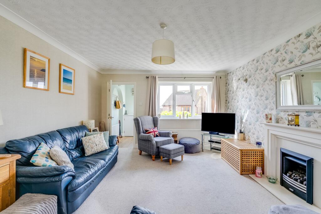 Wickham Way, Puckeridge, SG11 photo 4
