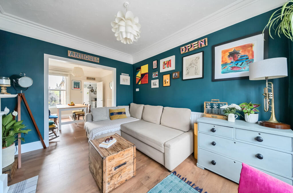 House in Dunstable, Central Bedfordshire - View 2