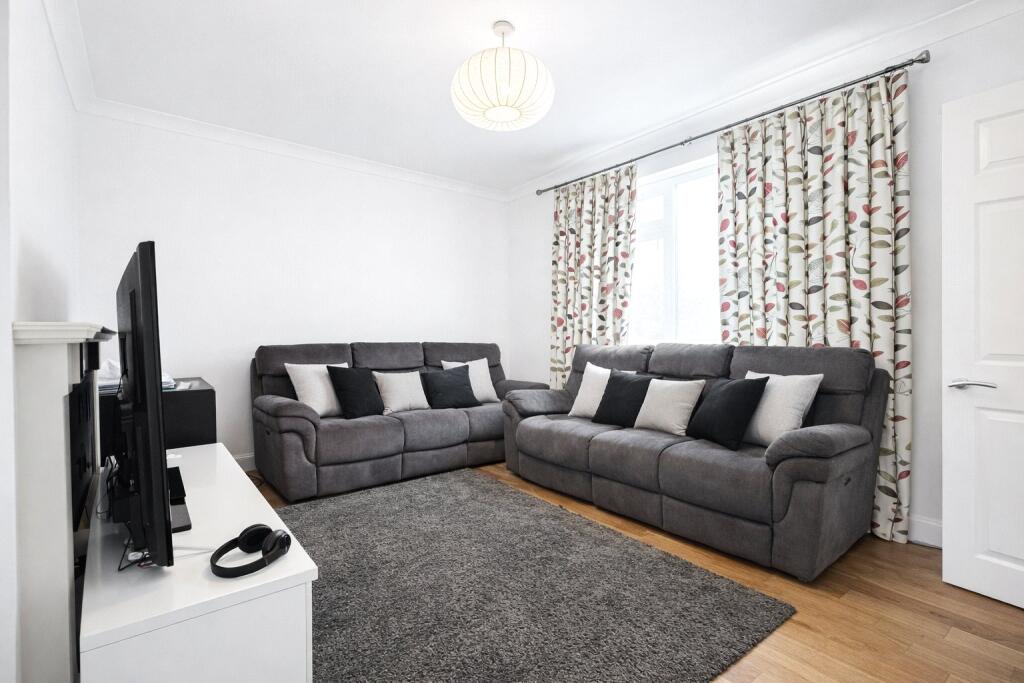 House in London - View 5