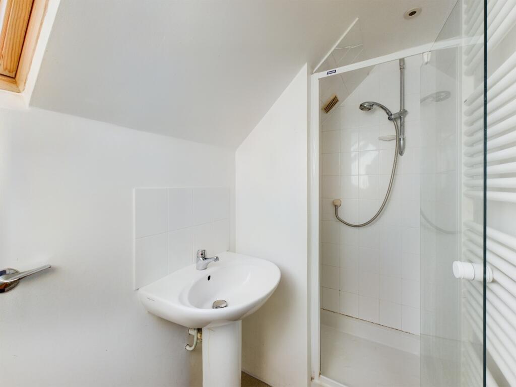 House in Hemel Hempstead - More