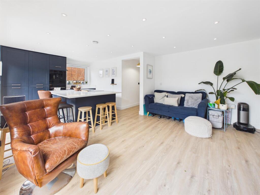 House in Tewkesbury, Brookfield, Churchdown - View 3