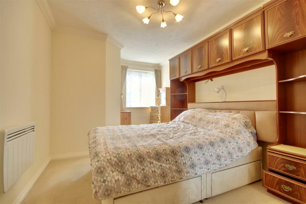 Alverstone Road, Southsea - More