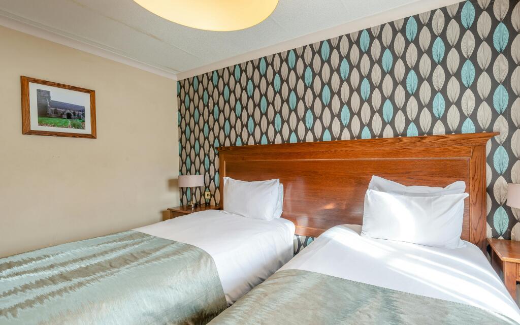 8685200-interior19.jpg