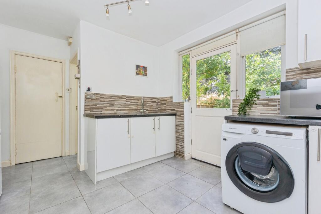 House in Manchester, Greater Manchester - More