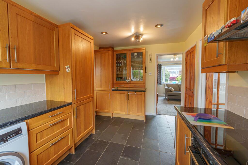 House in Newport, Mount Pleasant Estate, Rogerstone - View 5