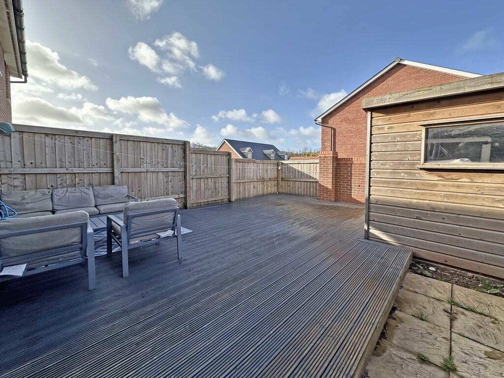Loveridge Drive, Alphington photo 2