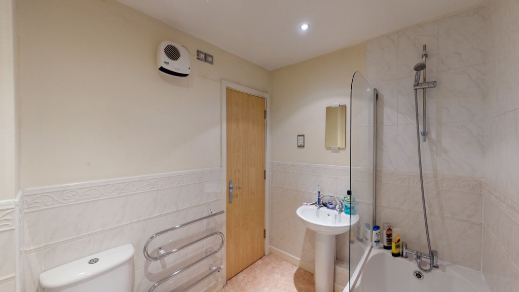 2 bedroom ground floor flat for rent