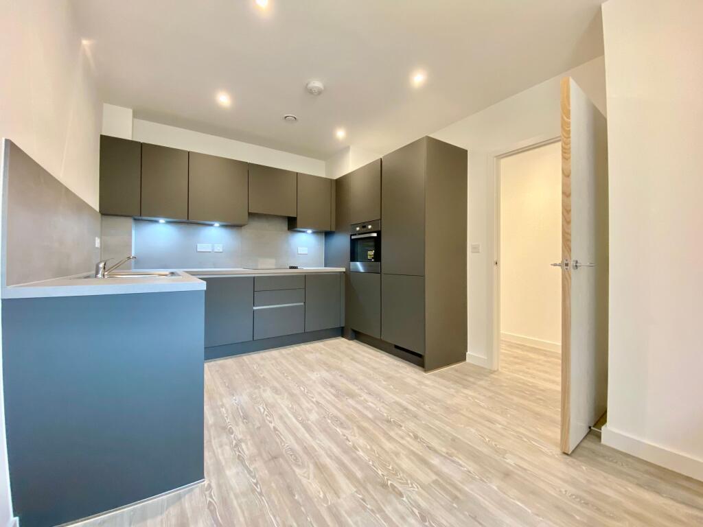 Apartment in London, Upton Gardens, Upton Park - View 4