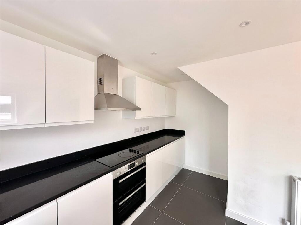 House in Taunton - View 5