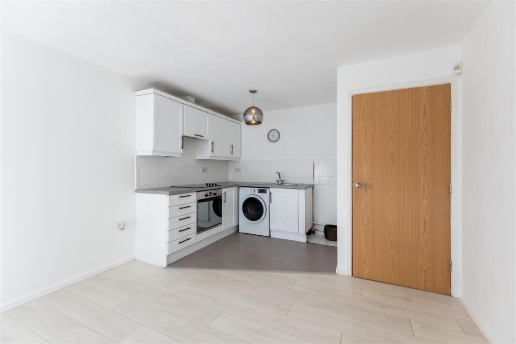 Apartment in Crewe - View 2