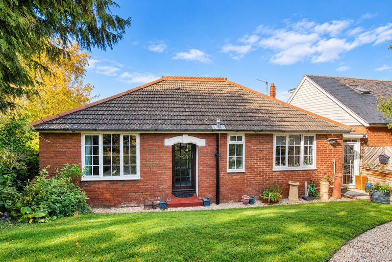 3-bed detached on Long Lane, Bursledon, £500,000