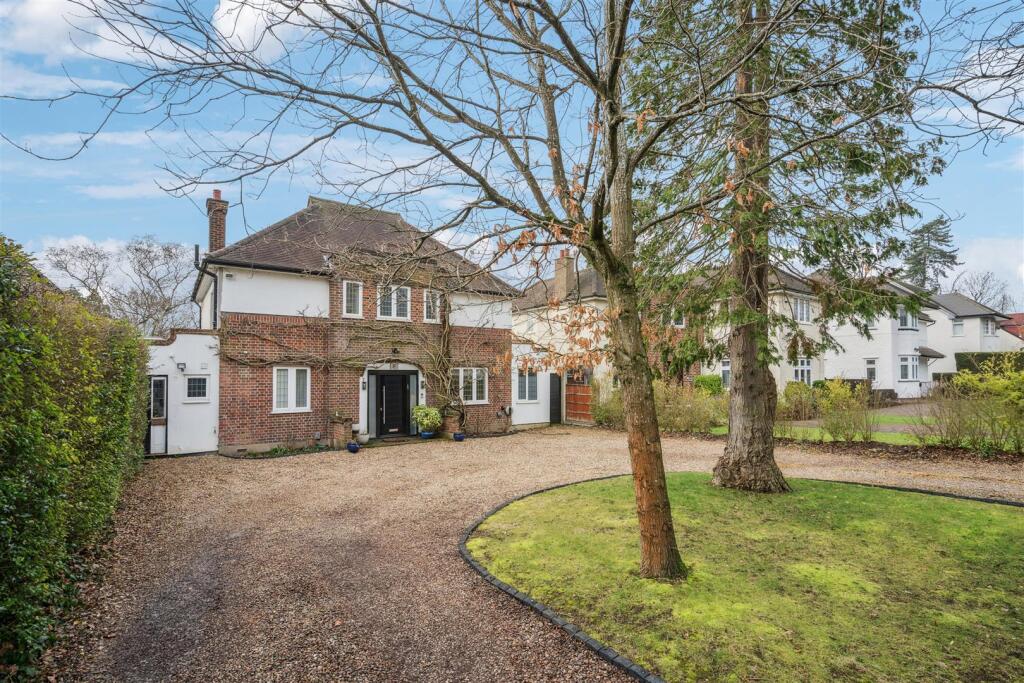 Main image of property: Watling Knoll, Radlett