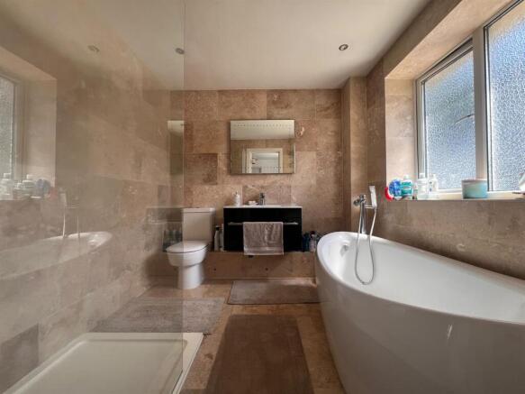 Bathroom 28