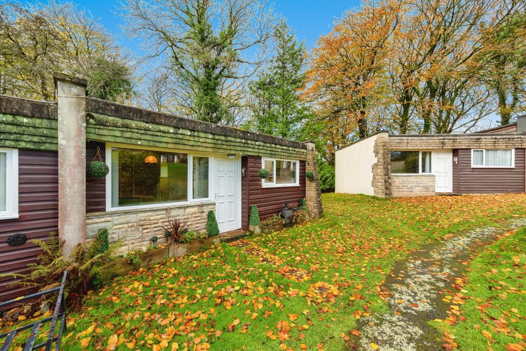 2-bed caravan on Lanteglos, Camelford, PL32, £27,000