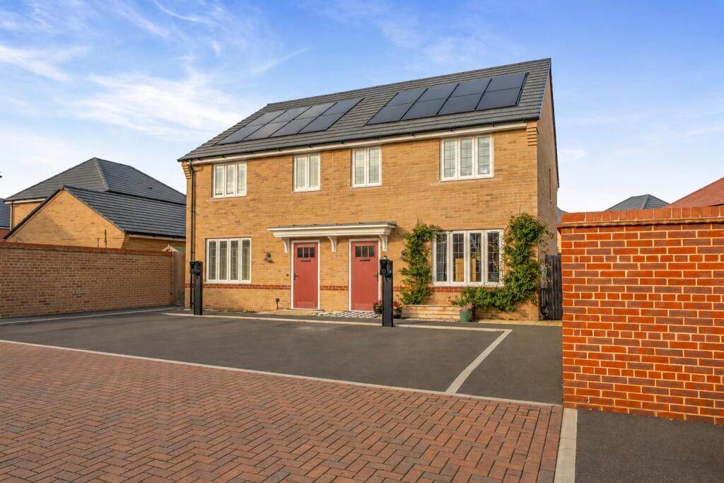 Main image of property: Martingale Grove, Arborfield Green, Berkshire, RG2 9HD