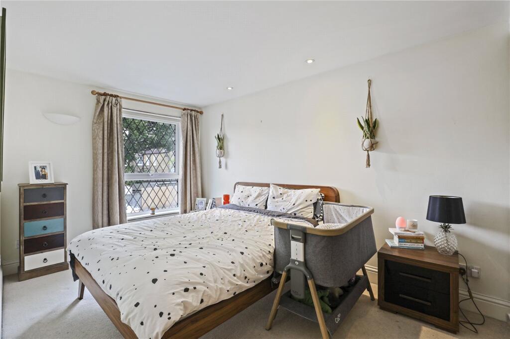 House in London - View 4