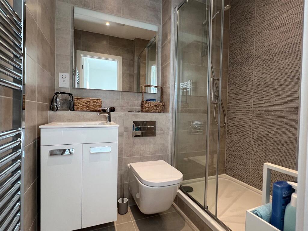 Apartment in Reading - View 5