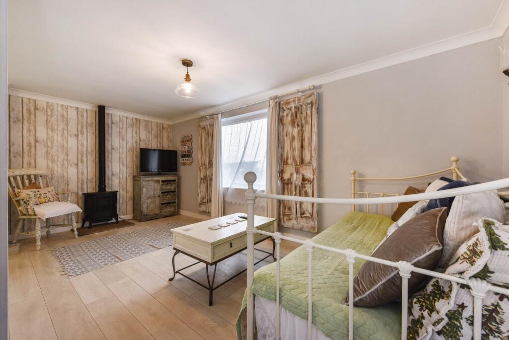 Apartment in Chichester, East Wittering - View 4