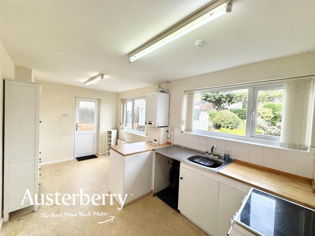 House in Stoke-on-Trent - More