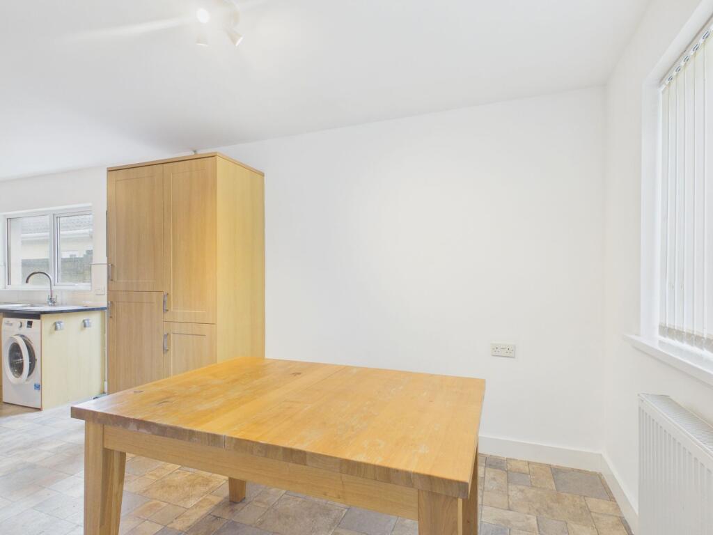 House in Cardiff, Llantwit Major - More