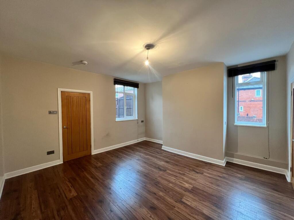 House in Wakefield, West Yorkshire - More