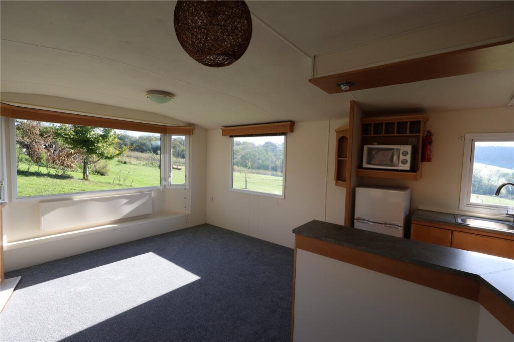 Stonehill Farm, Horam, TN21 - View 4