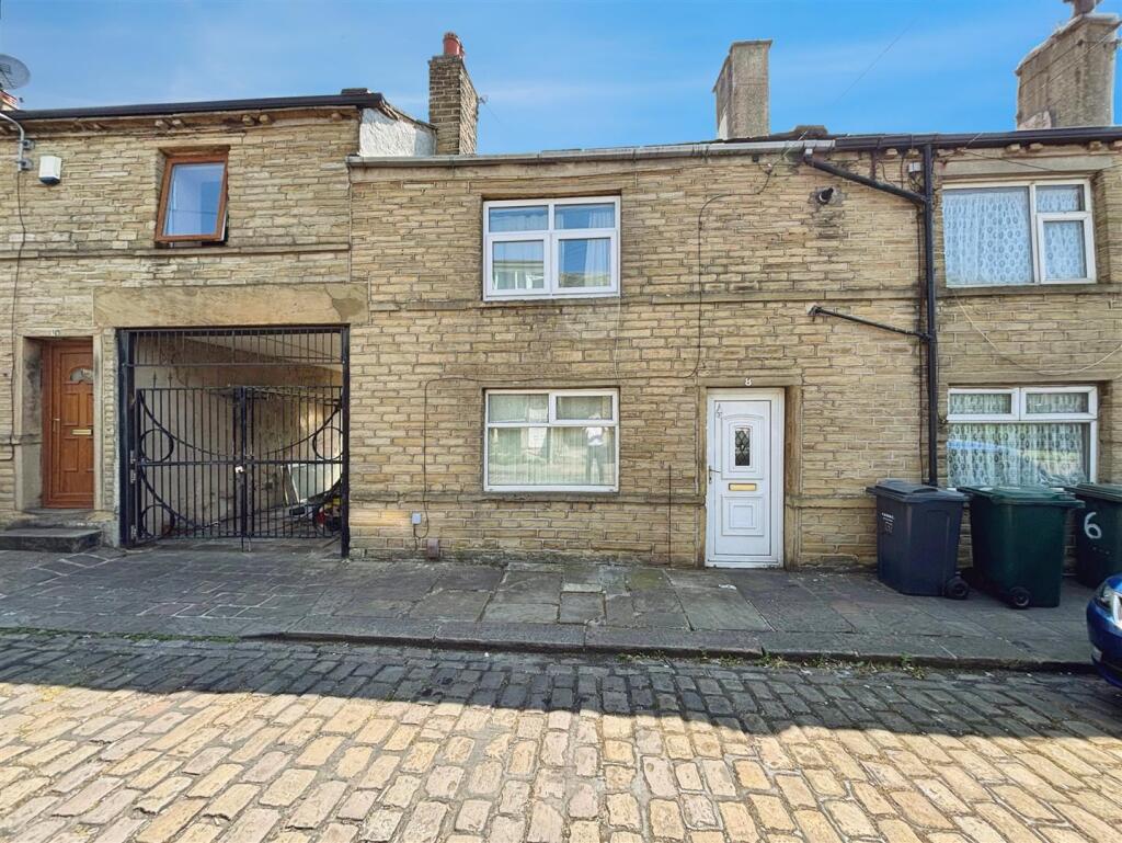 Main image of property: Mortimer Row, Bradford, BD3 8LN
