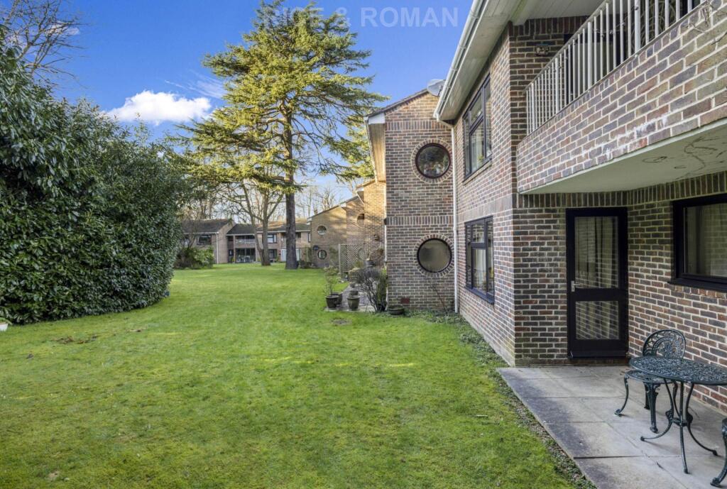 1-bed other on Clarefield Court, Ascot, £250,000