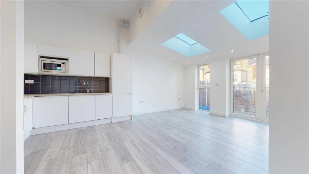 Apartment in London, North Finchley - View 2