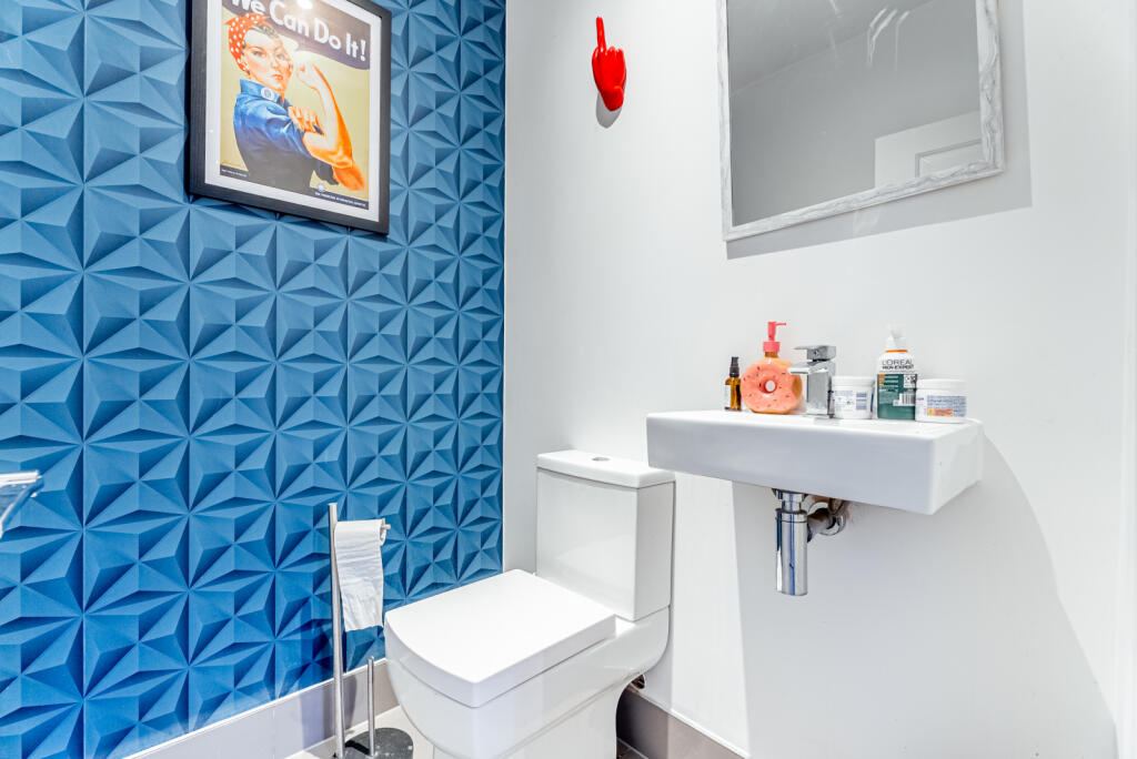 Additional image 12 of Castle Rise, Wheathampstead, St. Albans, Hertfordshire, AL4