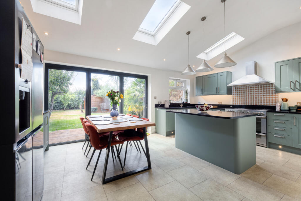 House in Kingston upon Thames - View 4