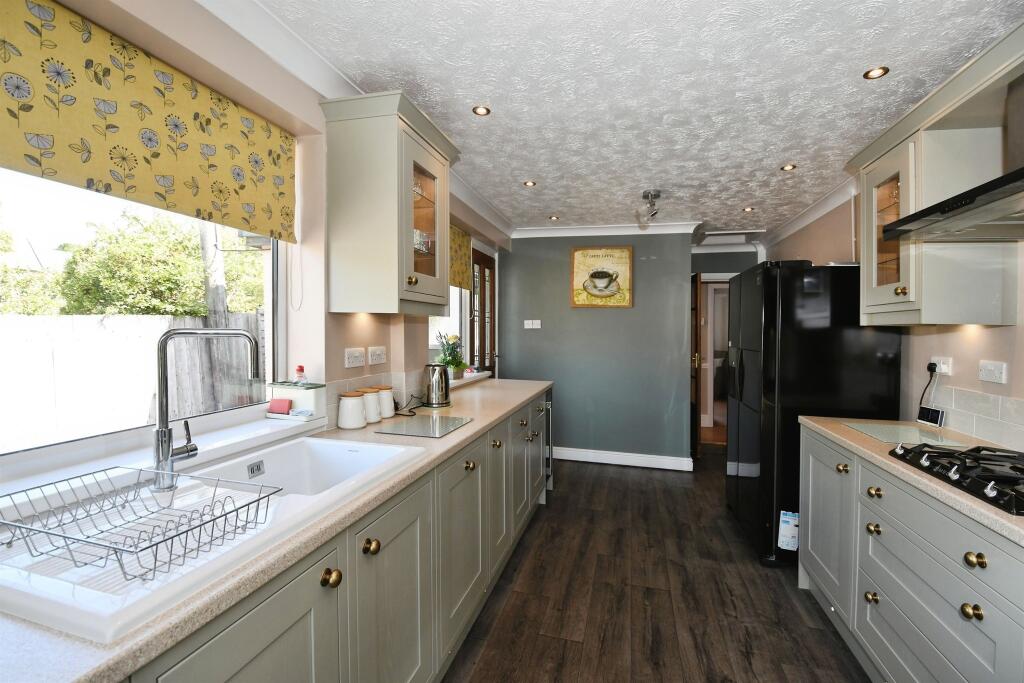 House in Doncaster - View 4