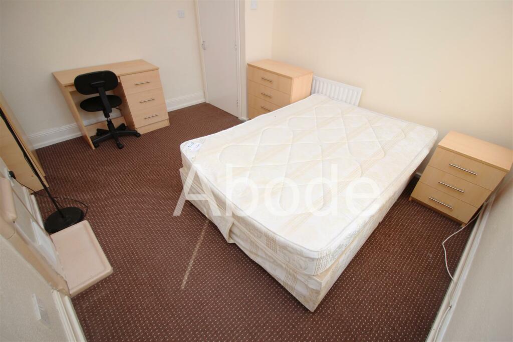 6 bedroom house for rent