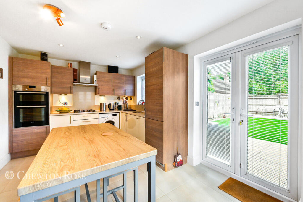 House in Winkfield, Bracknell Forest - View 5