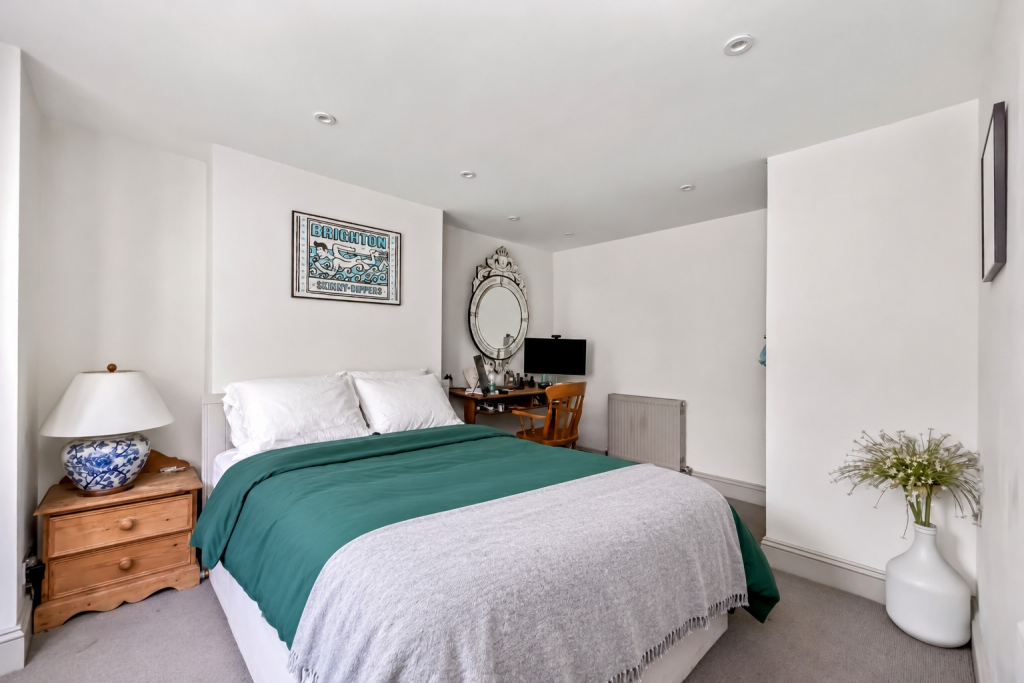 2 bedroom semi-detached house for rent