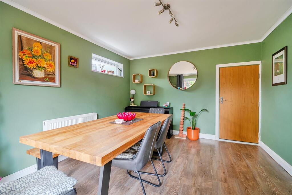 House in Twyford, Wokingham - More