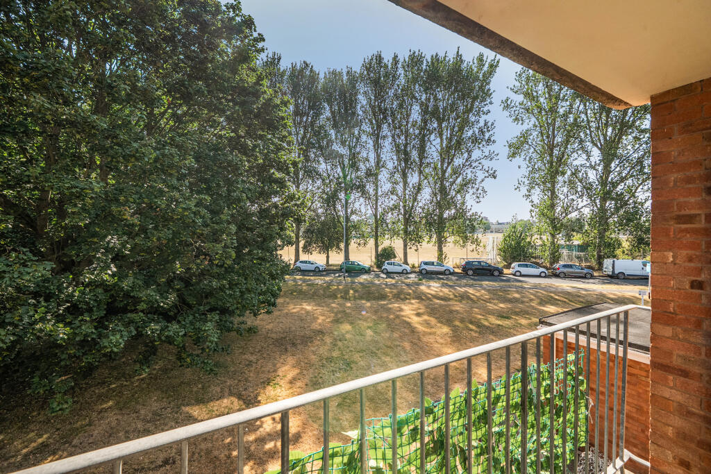 Apartment in Taunton - View 4
