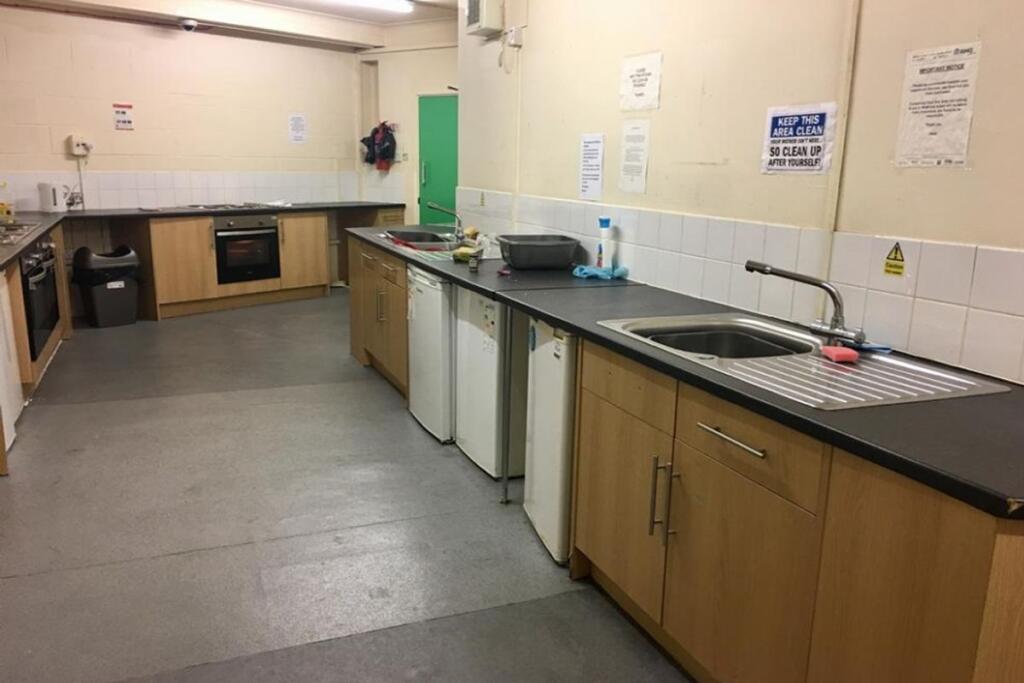  131a, Montgomery House, Alexandra Park, M168PH photo 4