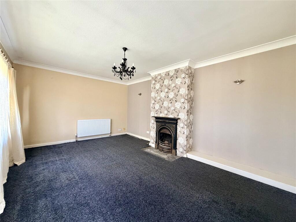 Renouf Close, Pennington, Lymington, Hampshire, SO41 photo 3