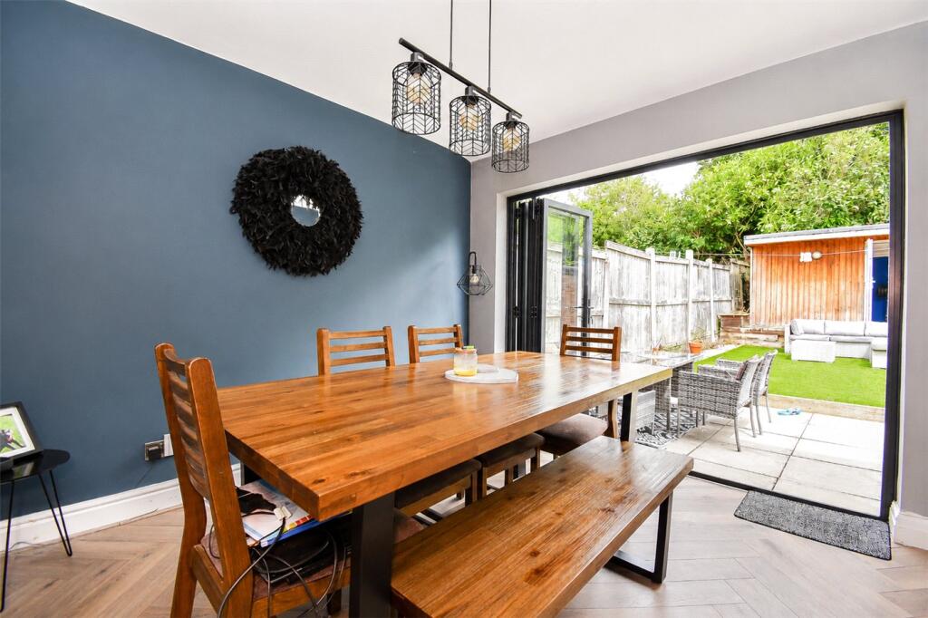 House in Wirral, Liverpool City Region - View 4
