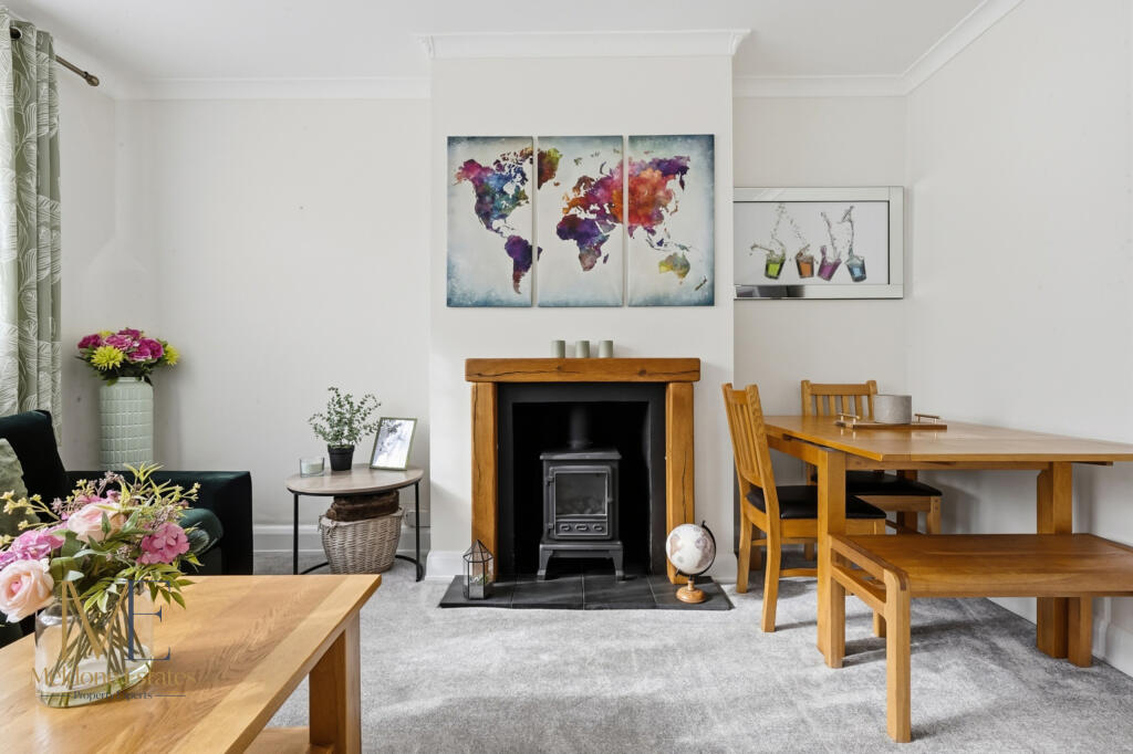 House in Bromley - More