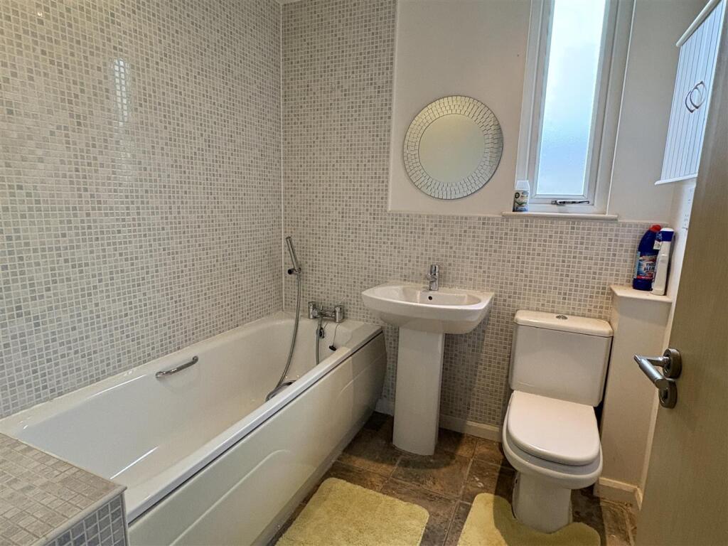 Lloyd Wright Avenue, Beswick, Manchester – pohled 5
