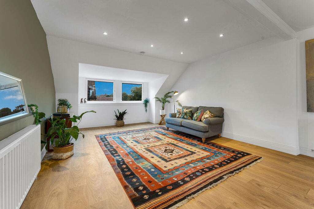 Apartment in Edinburgh, Lauriston, Tollcross - View 2
