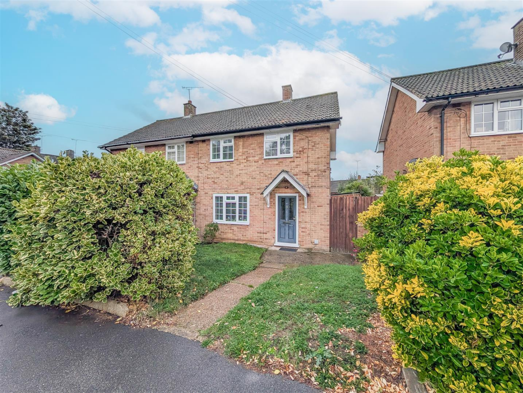 2 Bedroom Semi-Detached in CM13 2EN